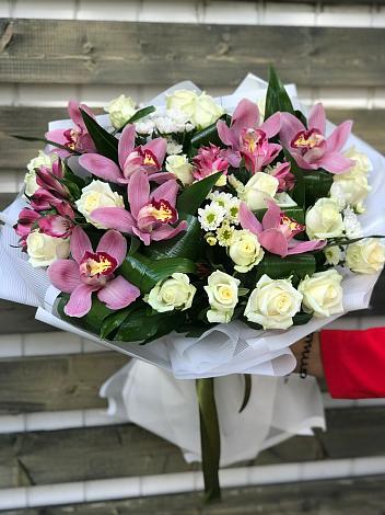 Букет цветов из: Розы и Хризантемы в Дылыме