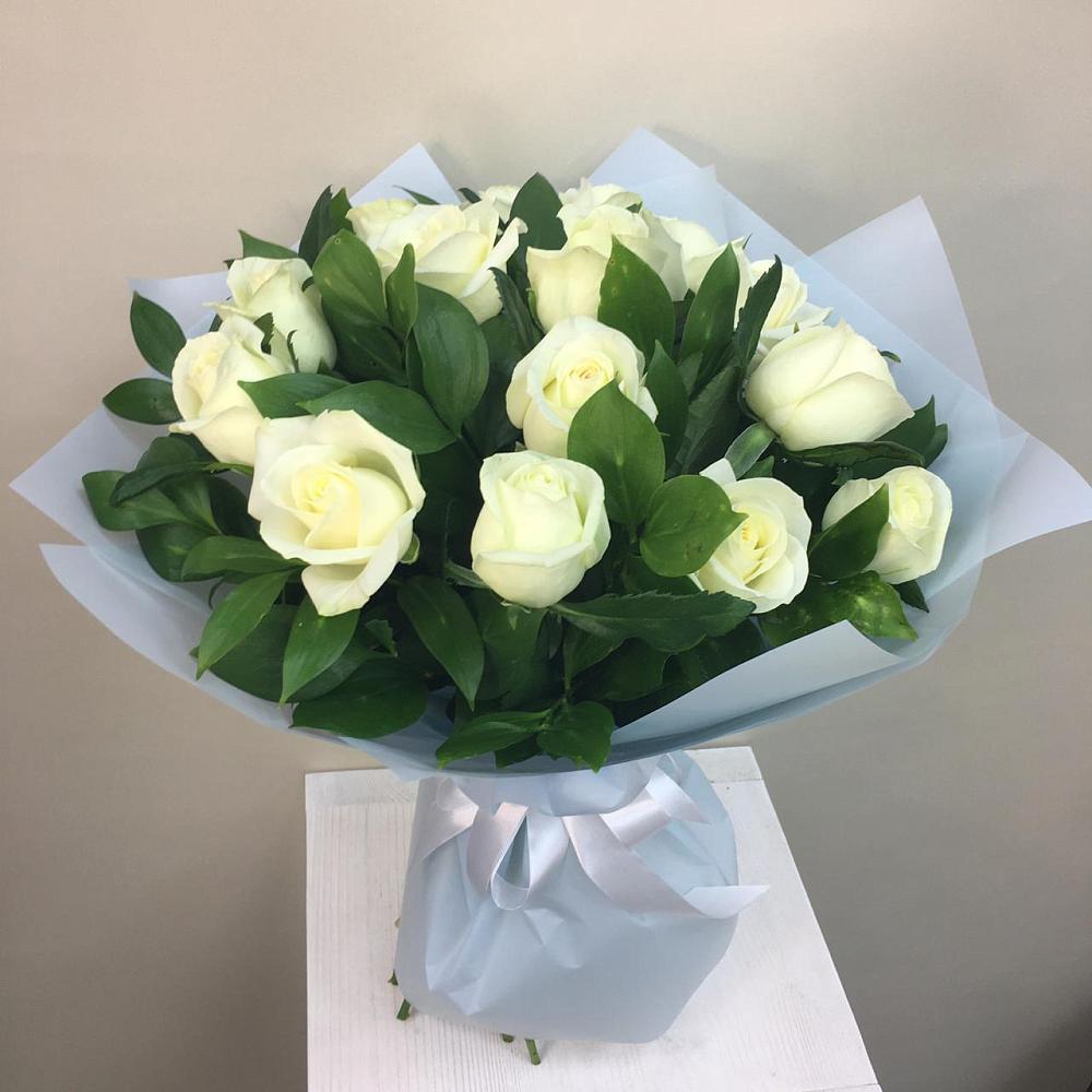 Букет 15 Белых роз Проуд в Дылыме
