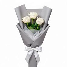 Букет 3 белые розы в Дылыме