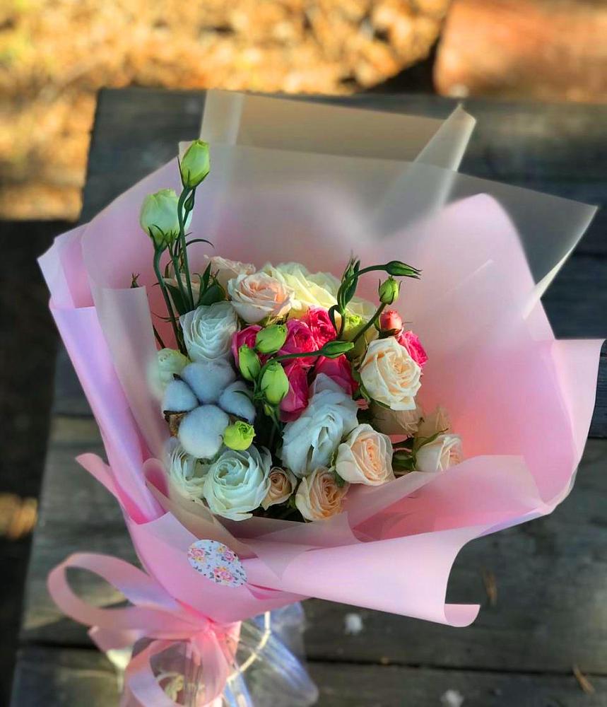 Букет цветов из: Розы и Лизиантусы в Дылыме