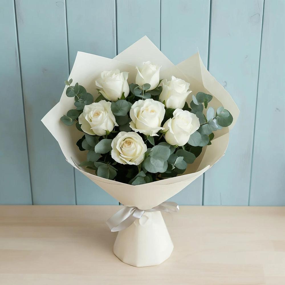 Букет Белые розы в Эвкалипте в Дылыме