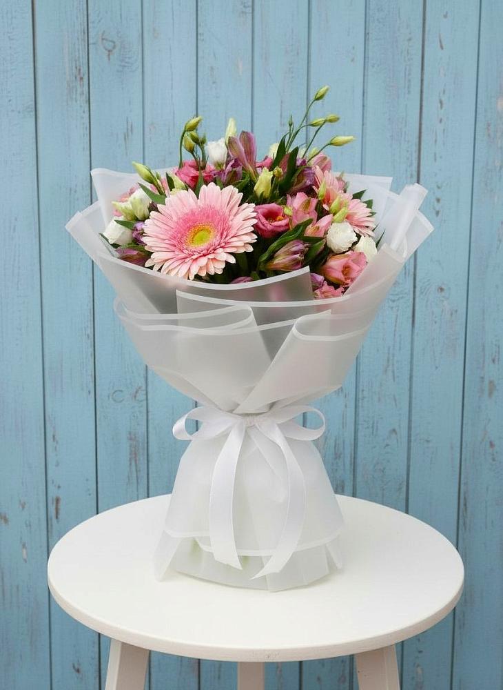 Букет цветов из: Герберы, Альстромерии и Лизиантусы в Дылыме