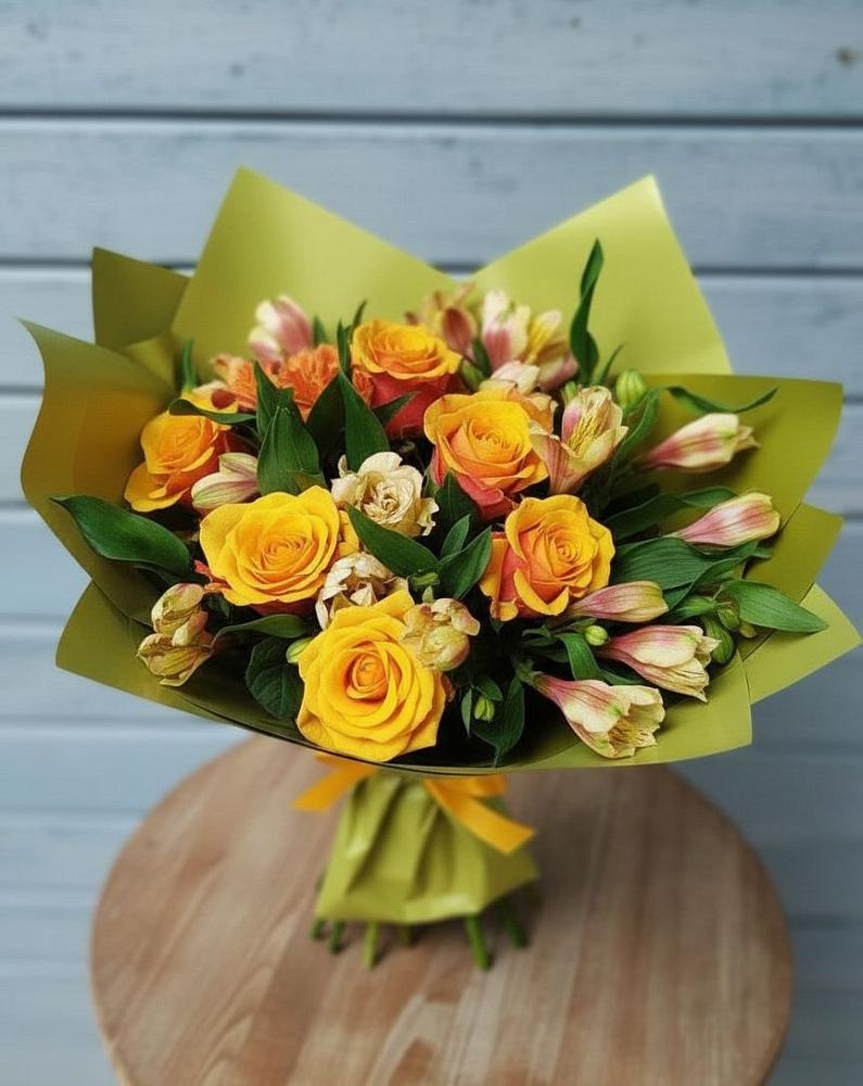 Букет цветов из: Альстромерии и Розы в Дылыме