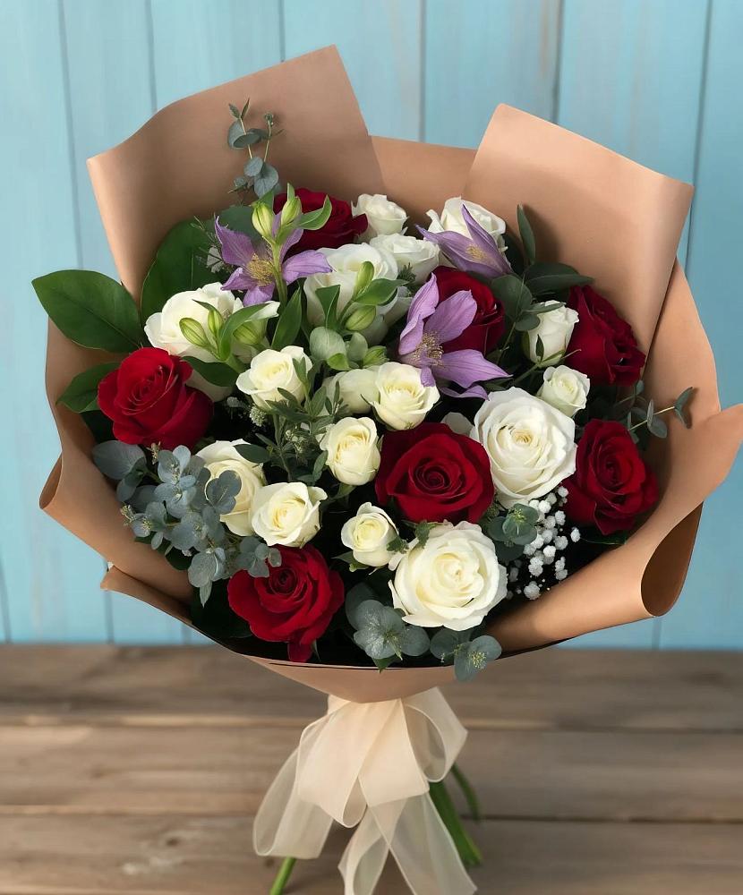 Букет цветов из: Розы и Альстромерии в Дылыме