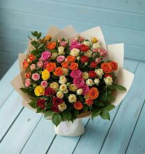 Букет Микс из разноцветных кустовых роз в Дылыме
